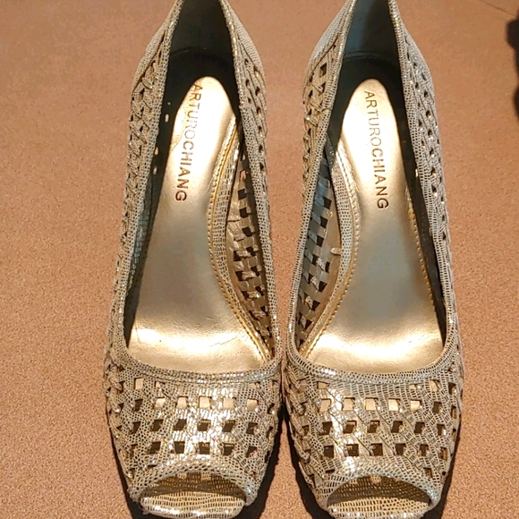 Arturo Chiang Heels - Picture 1 of 5